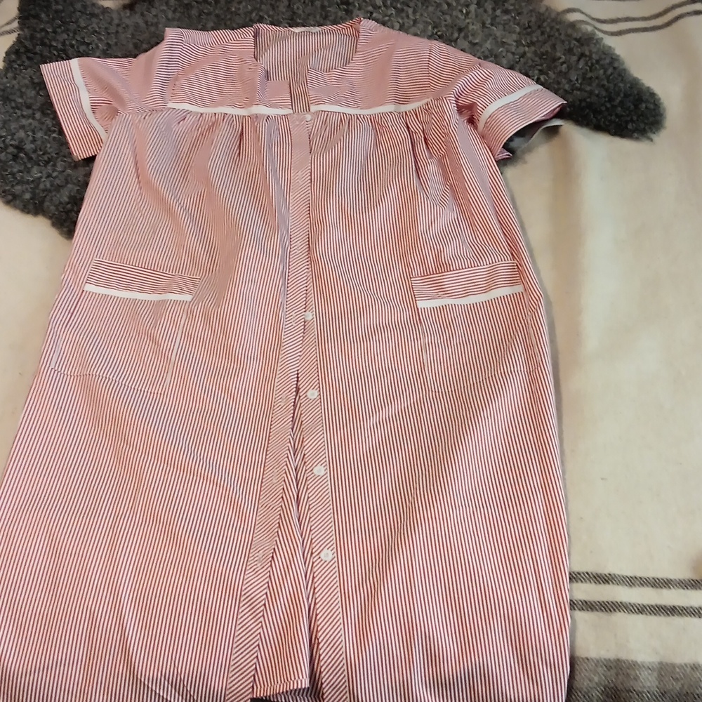 NWOT, Lightweight robe with pockets